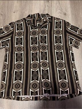 Level Ten Couture black and white button-up shirt